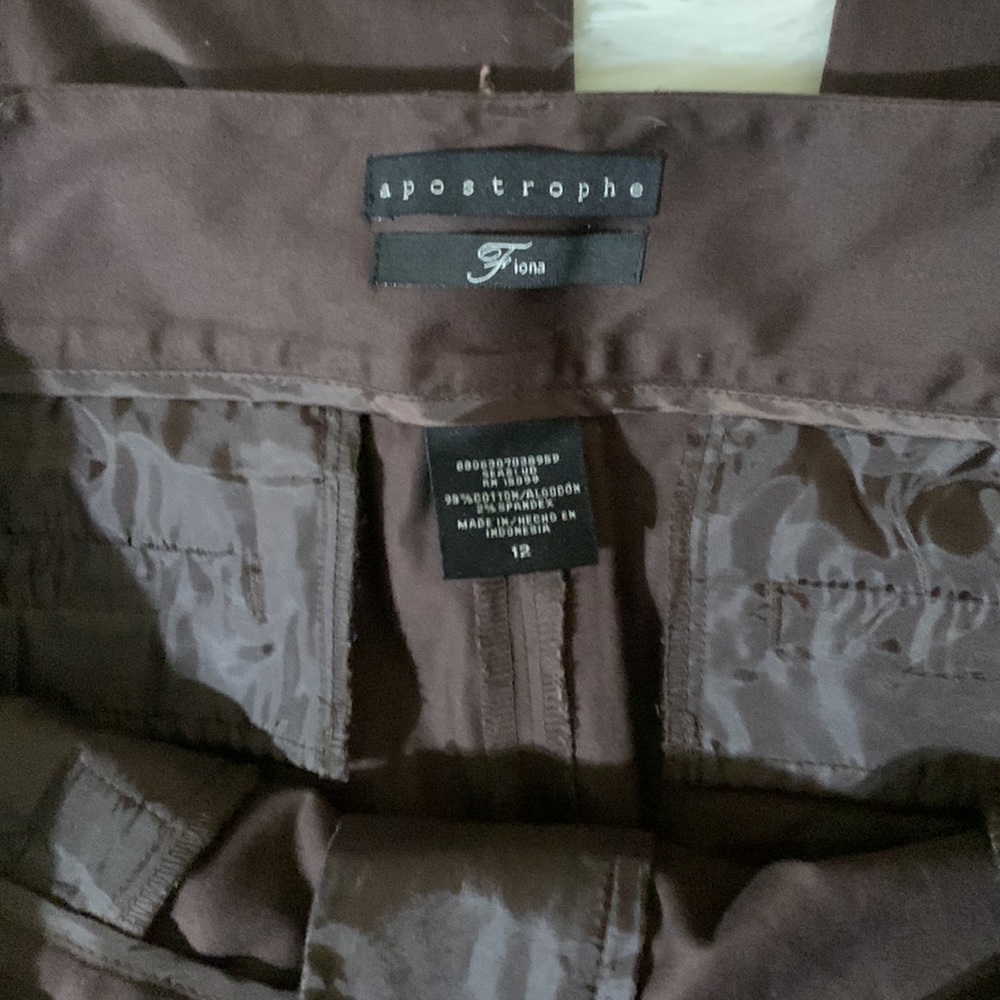 Women's NWT Apostrophe Fiona Brown Low Rise Stretch Capri Pants Size: 12 - Picture 5 of 6
